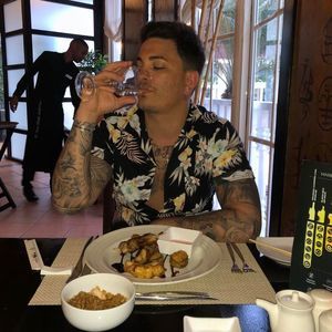 Meet your Posher, Periklis